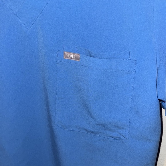 FIGS Leon Three-Pocket Scrub Top Mens Medium Blue Nurse Healthcare - Picture 3 of 7